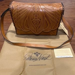 NWT Patricia Nash Santillana Tooled Leather Shoulder Bag (OS)